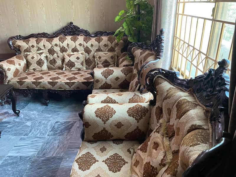 7Seater chinioti sofa 10/10 4