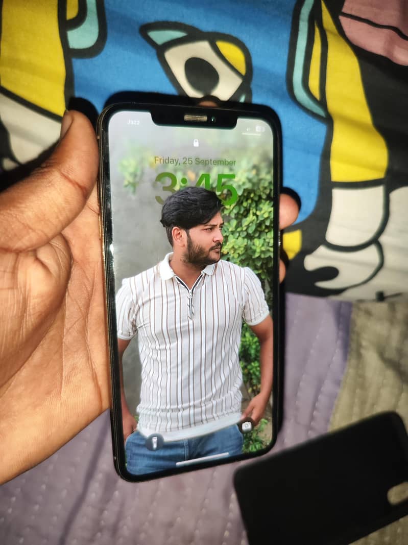 Apple iPhone XS Max 0