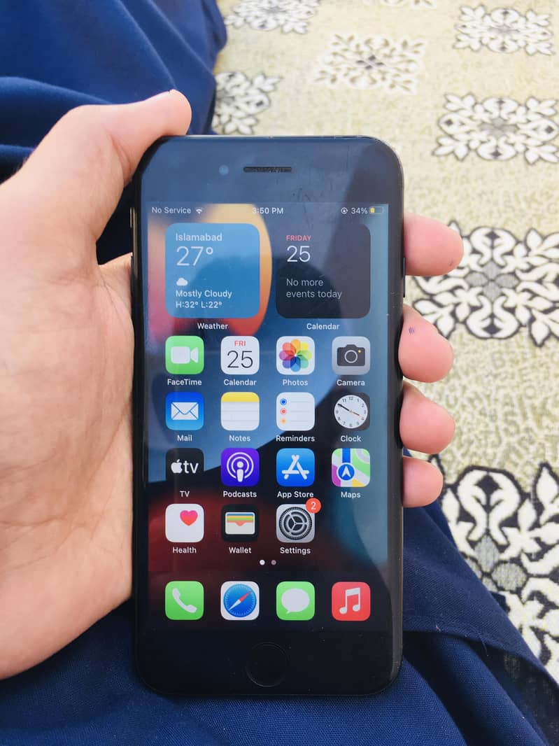 Apple iPhone 7 1