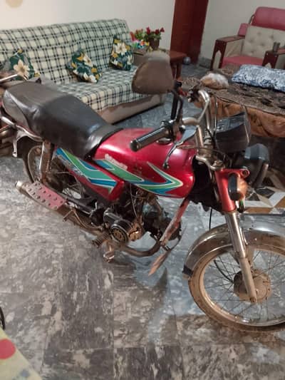 Honda CD 70 low fuel consumption 2000 model
