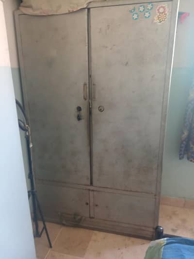 Almari 2 dor iron