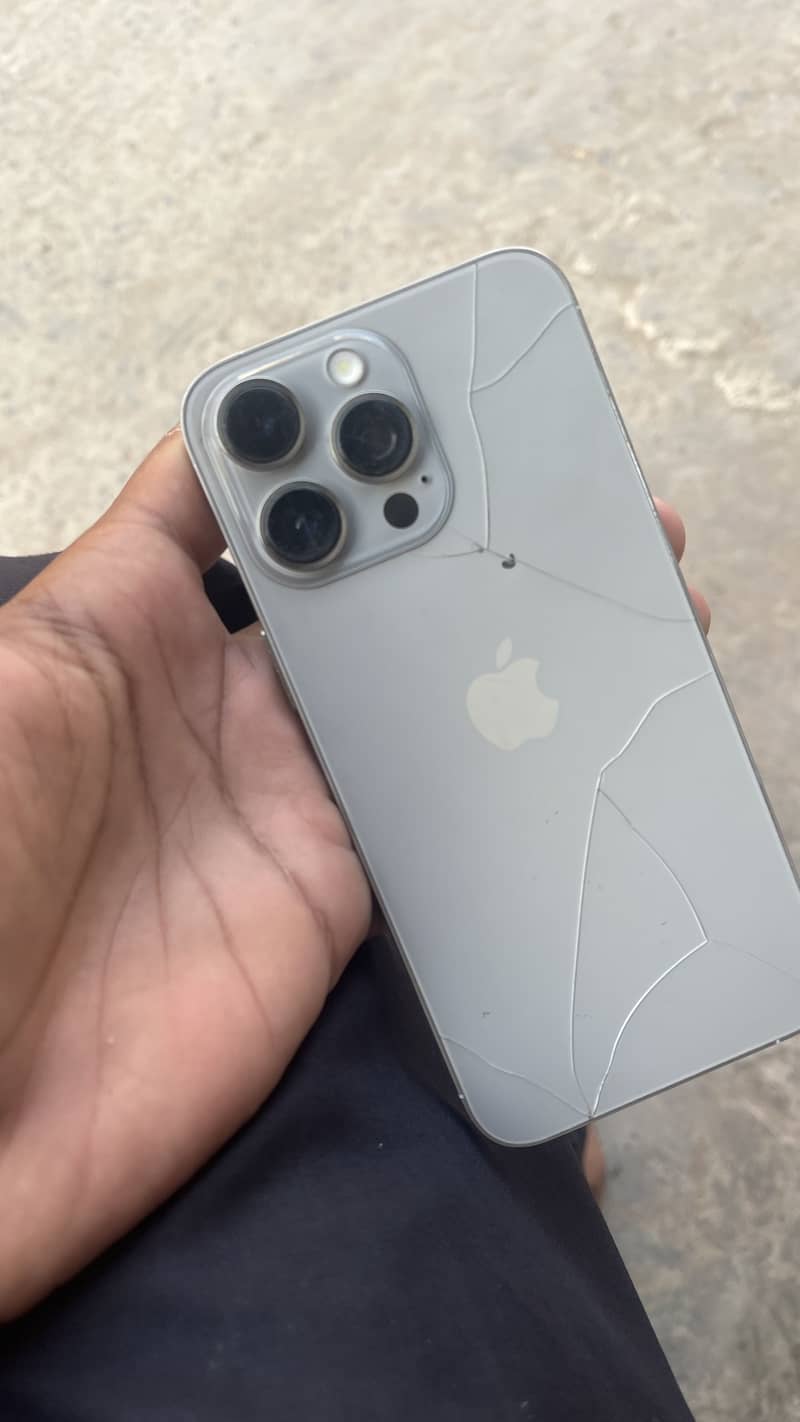 Apple iPhone 15 plus 1