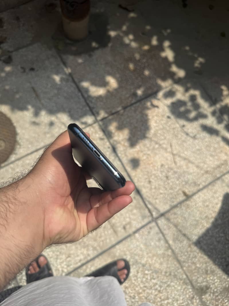 Apple iPhone 11 Pro Max 3