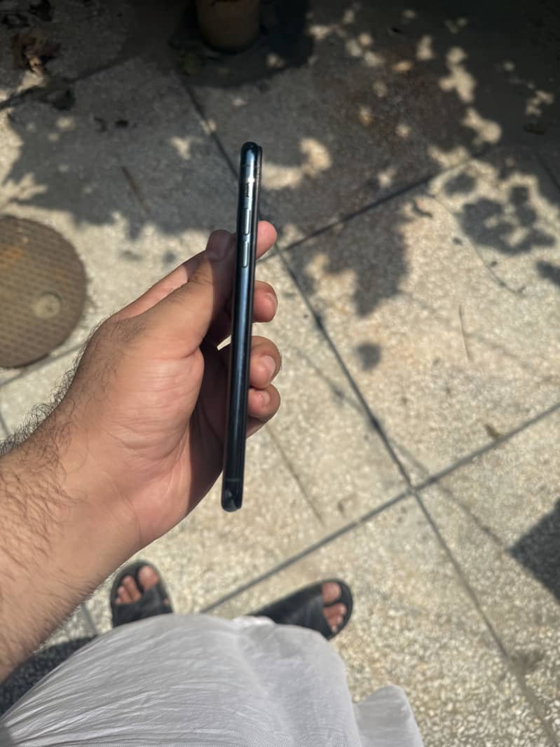 Apple iPhone 11 Pro Max 5
