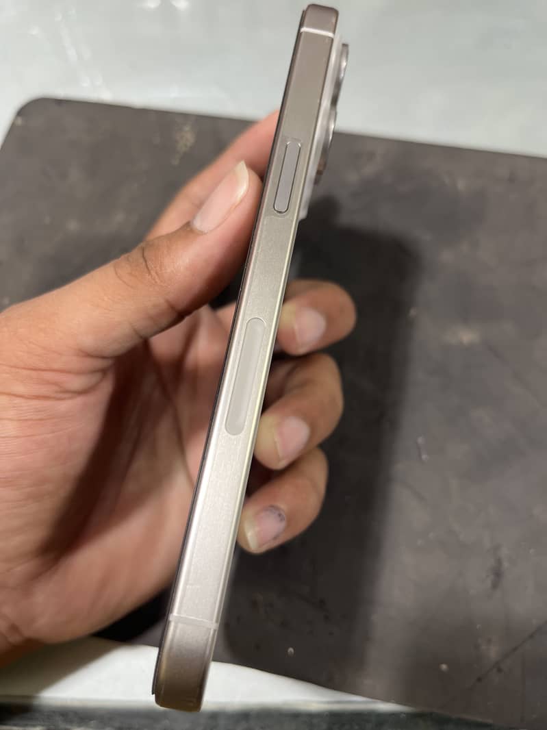 Apple iPhone 15 Pro Max 1