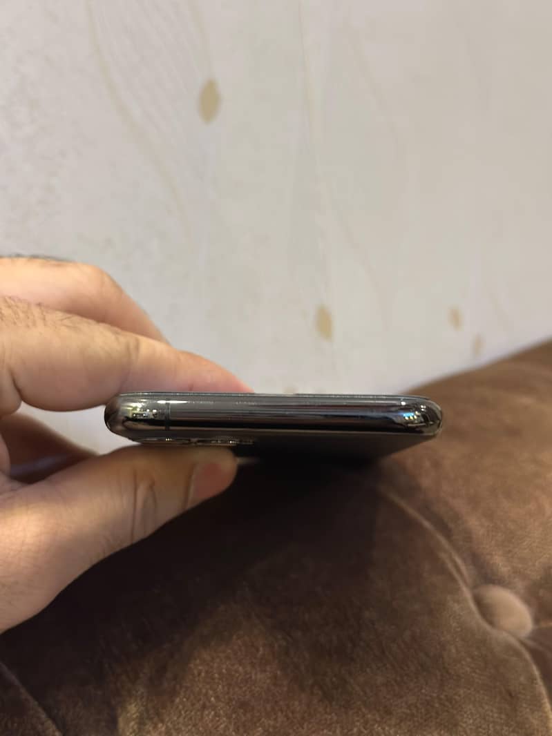 Apple iPhone 11 Pro 3