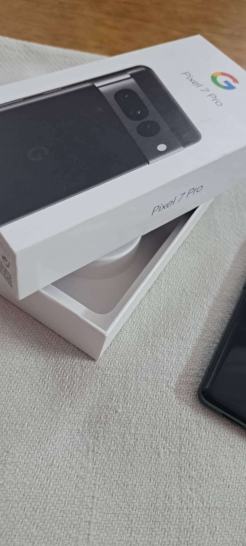 Google Pixel 7 Pro with box 1