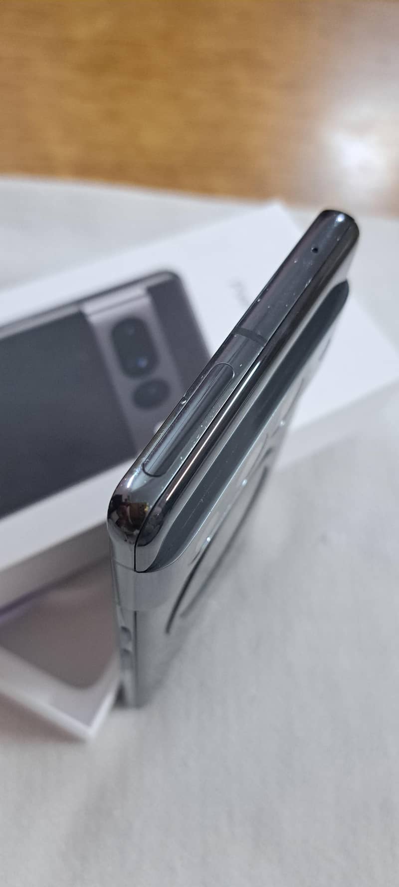 Google Pixel 7 Pro with box 4