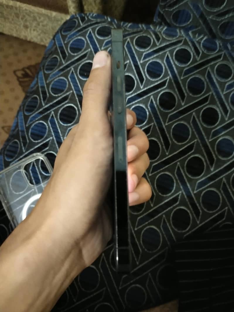 Apple iPhone 12 Pro Max 4