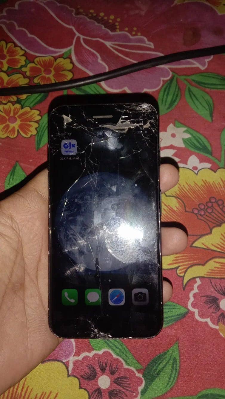 Apple iPhone 7 3
