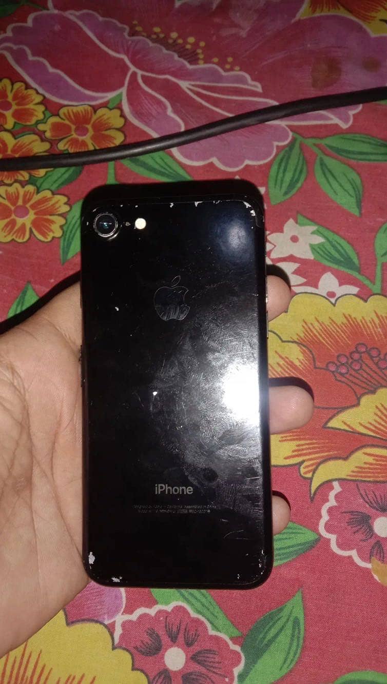 Apple iPhone 7 4
