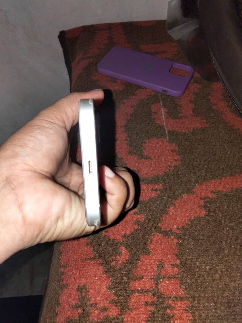 Apple iPhone 12 2