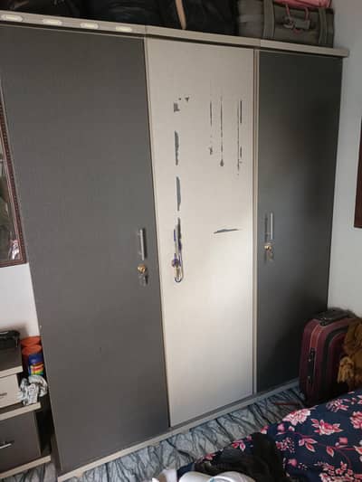 alamari and bed with meters prize Rs. 60.000 urgent sell