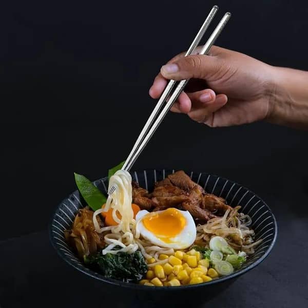 1 Pair of Ceramics Chopsticks Eco-friendly Kitchen Tool China Chopsticks Anti-Slip Ceramic Tableware Suitable For Restaurants (Random Colour)