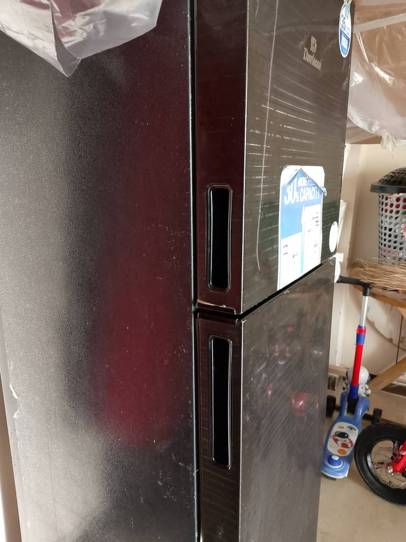 Dawlance Refrigerator | 30% More Capacity | Energy Saving 3
