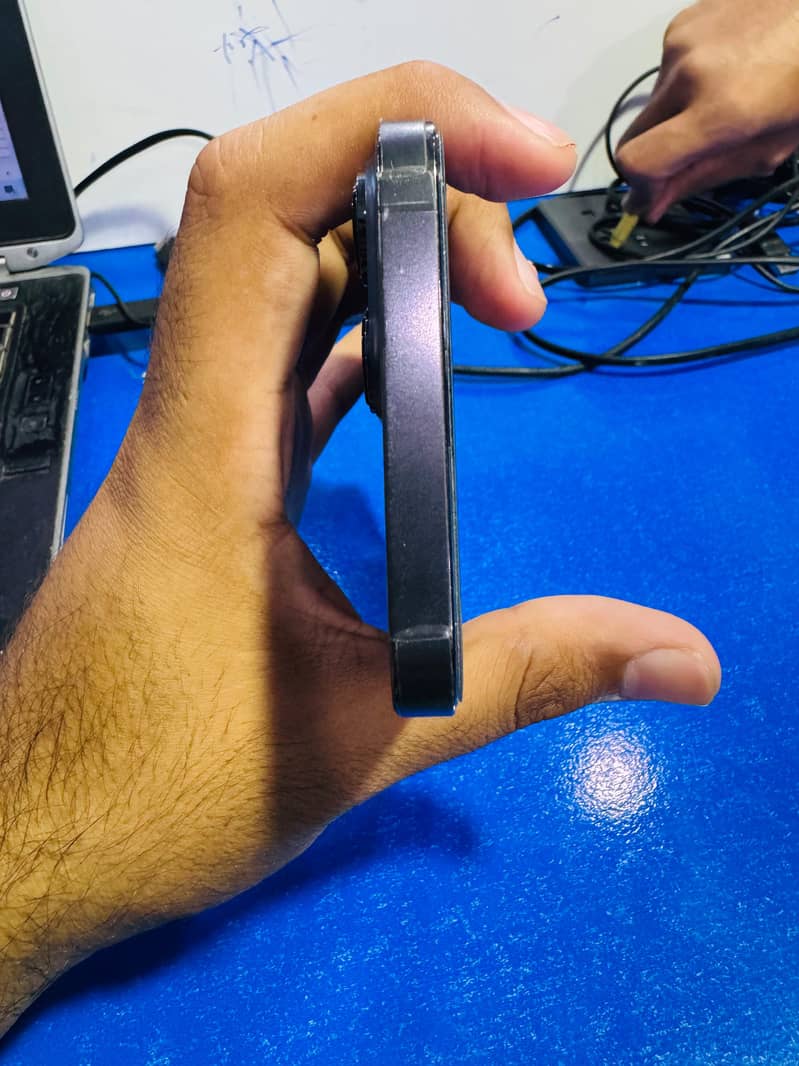 Apple iPhone 13 Pro Max 3