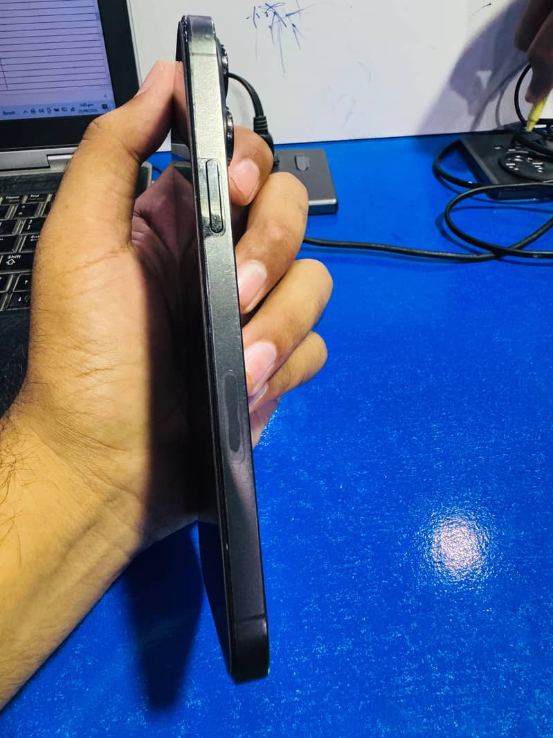 Apple iPhone 13 Pro Max 5