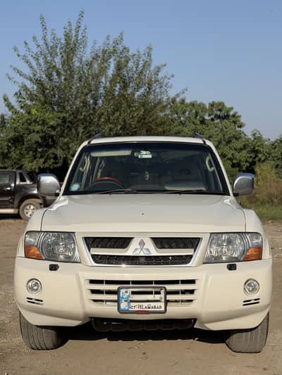 Mitsubishi Pajero 2004