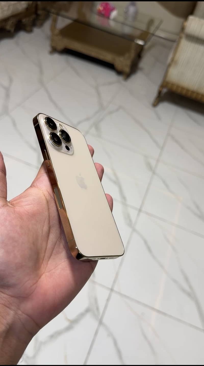 Apple iPhone 13 Pro 4