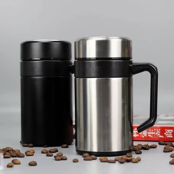 435ml Capacity: Perfect size for your daily tea, coffee, smoothies, or fruit juices—ideal for a quick drink during your busy day. Double-Walled Glass Design: Keeps your drinks hot or cold for longer, while the glass is durable resistant to high temper