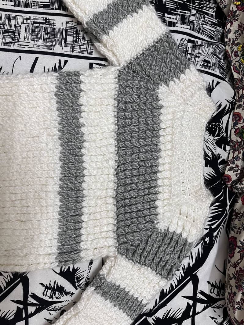 Sweater 4
