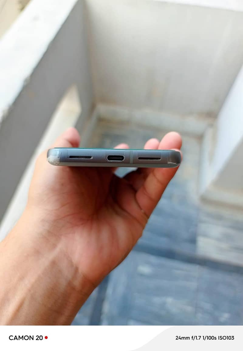 Google Pixel 8 2