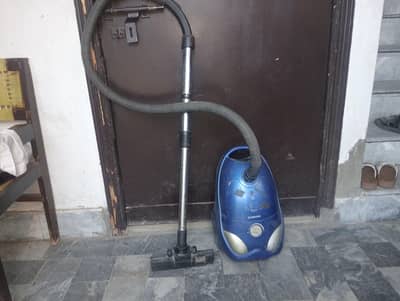 Schneider 1500W Vacuum Cleaner