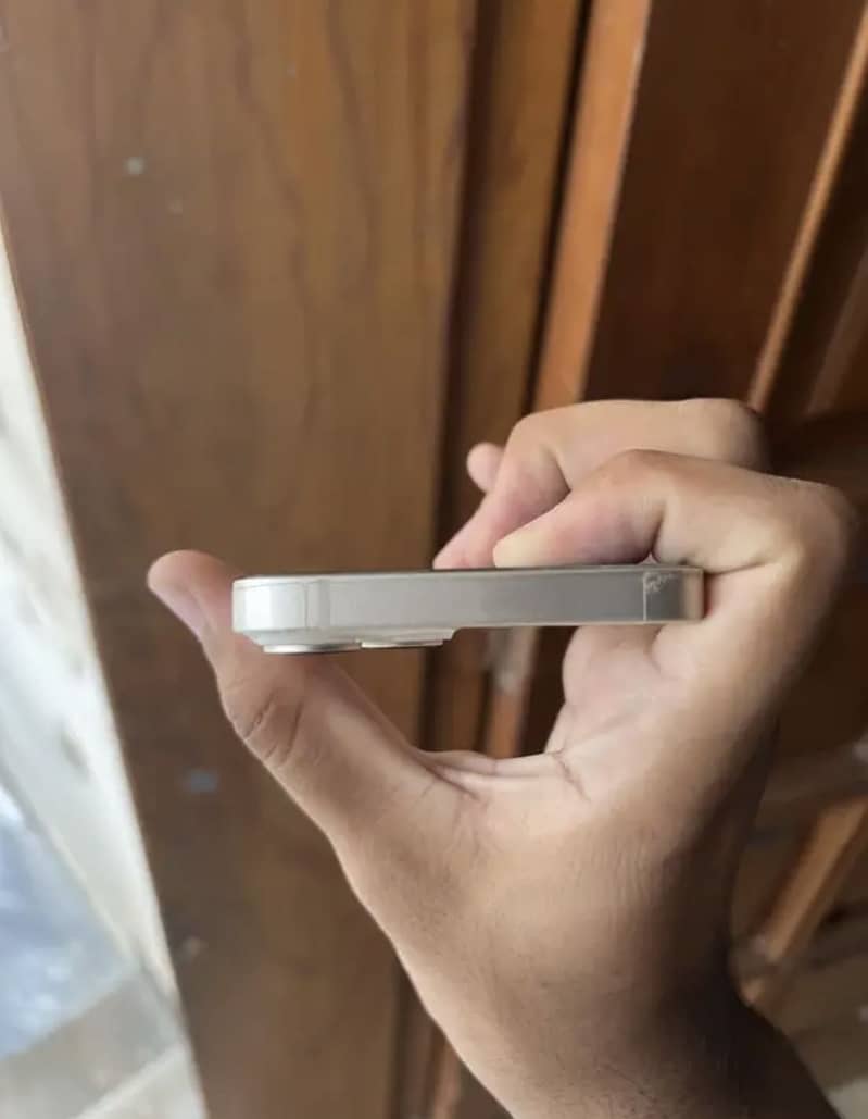 Apple iPhone 14 2