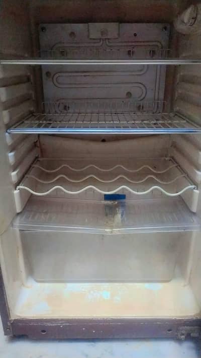 16000 urgent sale fridge