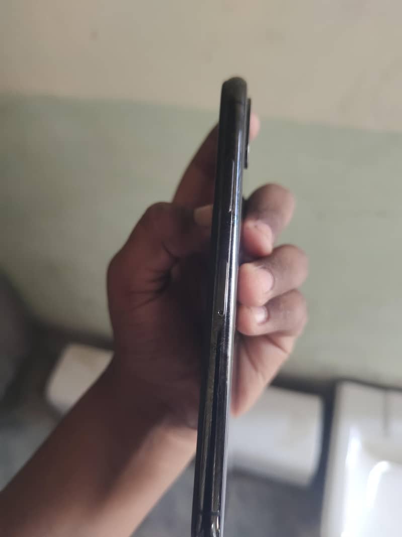 Apple iPhone X 3