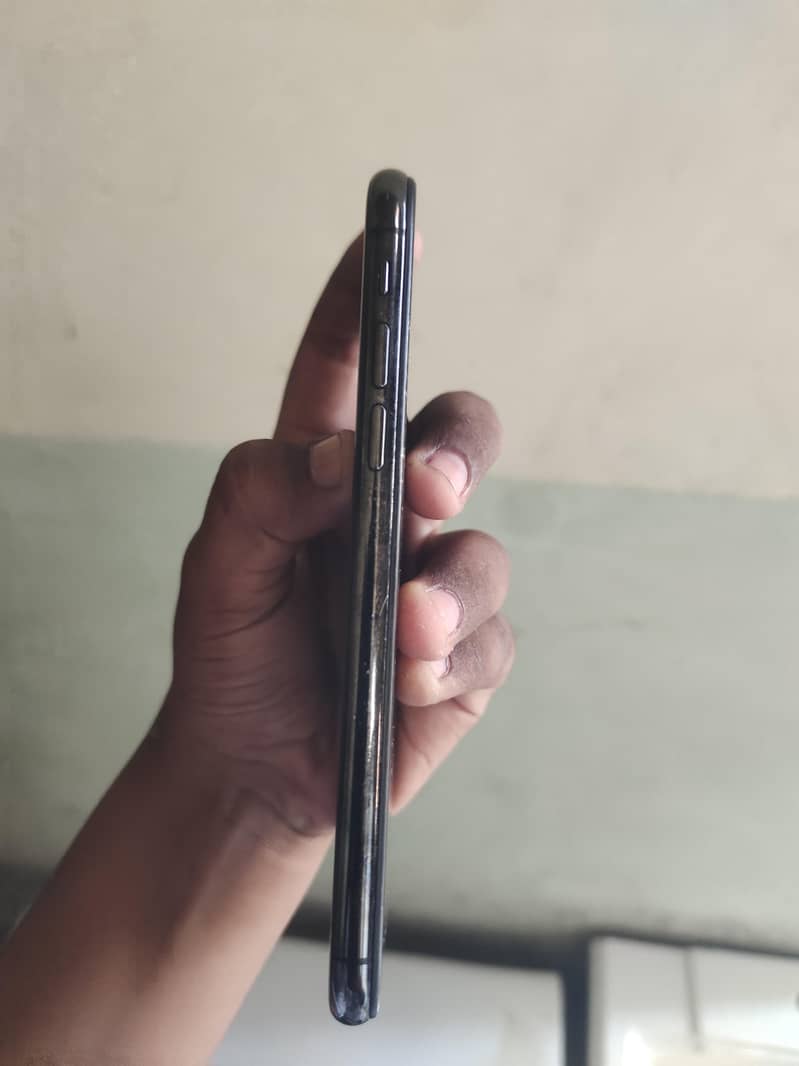 Apple iPhone X 5