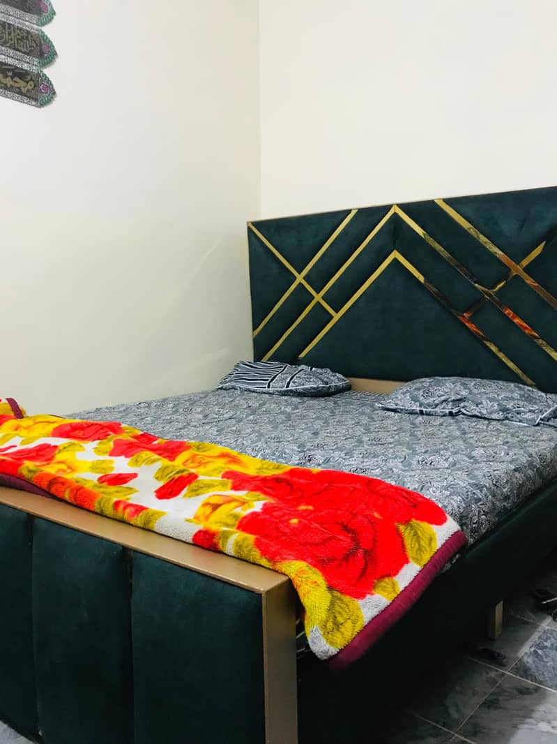 king size bed 0