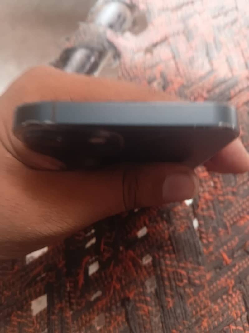 Apple iPhone 13 2