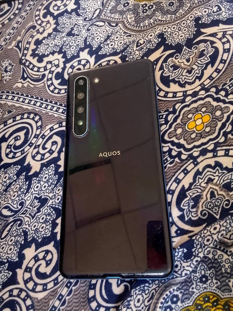 Sharp Aquos R5G 2