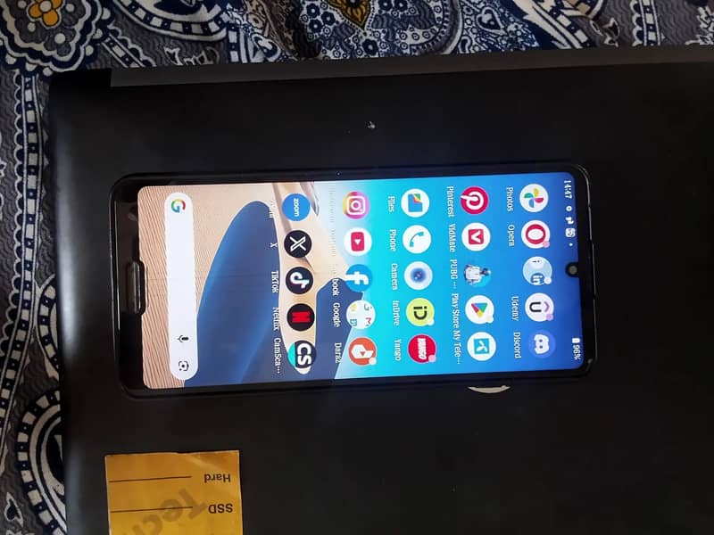 Sharp Aquos R5G 3