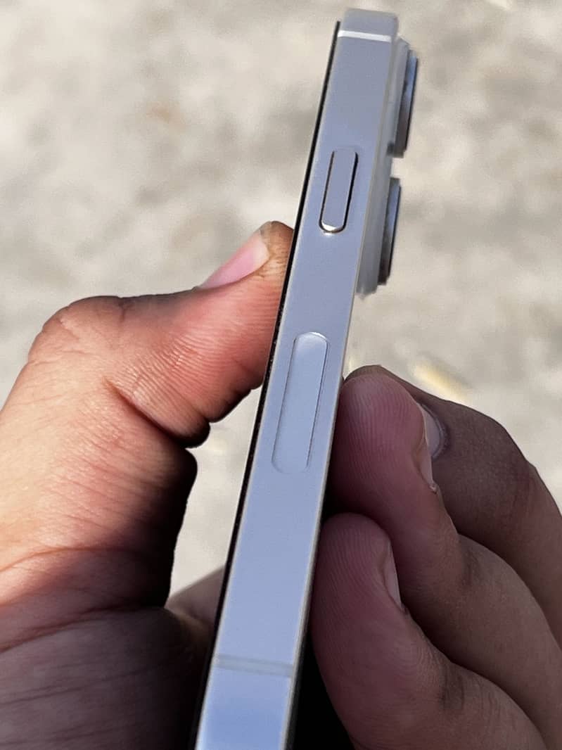 Apple iPhone 14 6