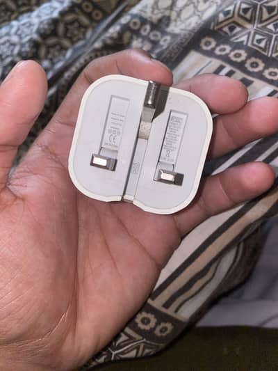 iPhone 20w adapter