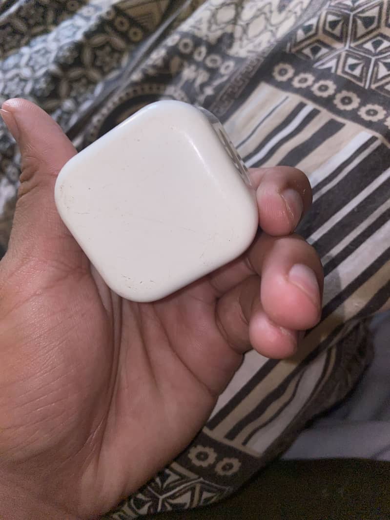 iPhone 20w adapter 2