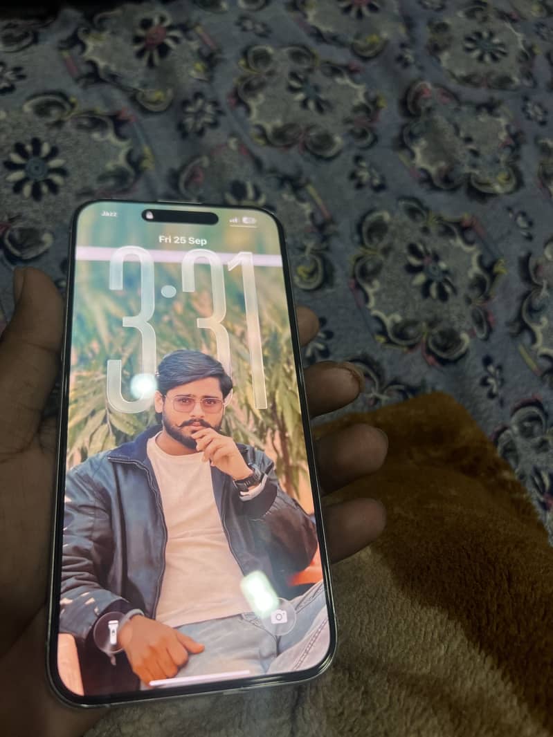 Apple iPhone 15 Pro Max 1