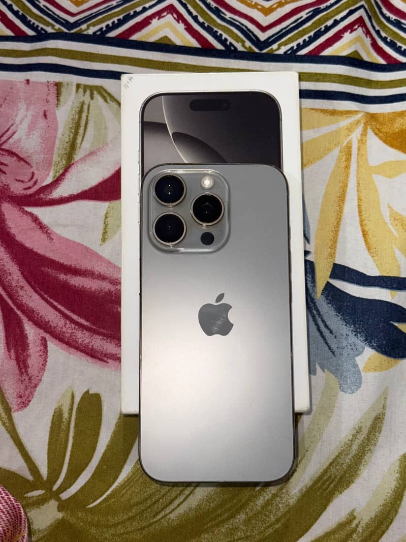 Apple iPhone 16 Pro 3