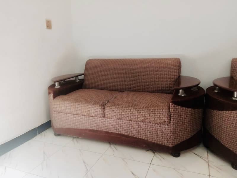 7-SEATER SOFA SET 9