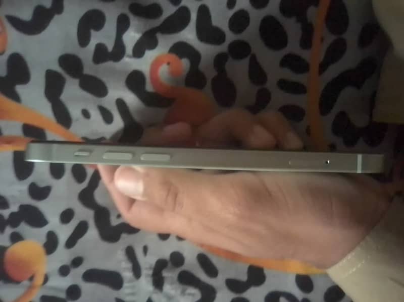 Apple iPhone 12 1