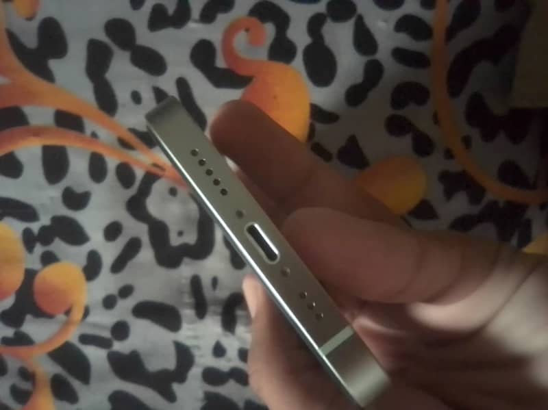 Apple iPhone 12 2