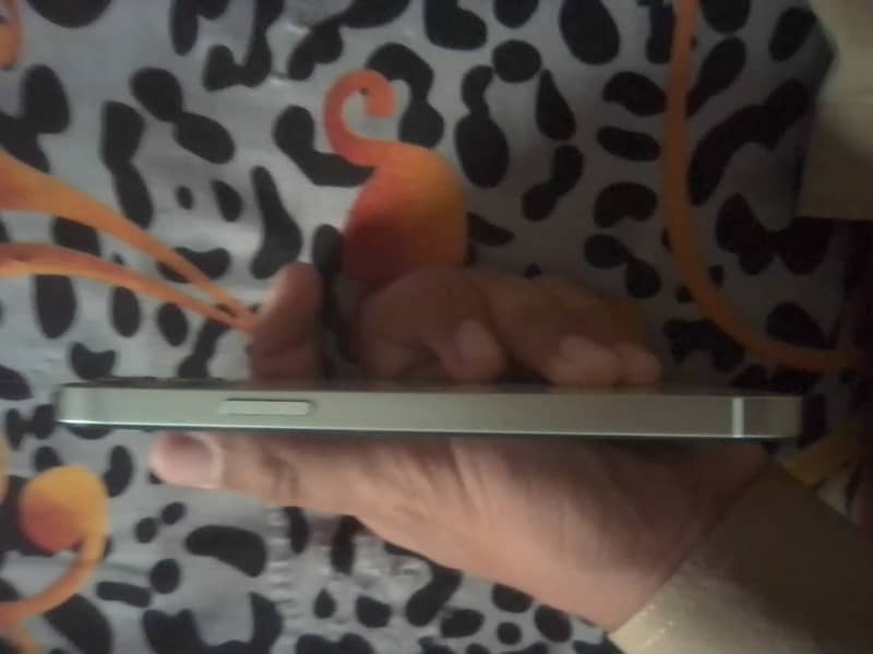 Apple iPhone 12 7