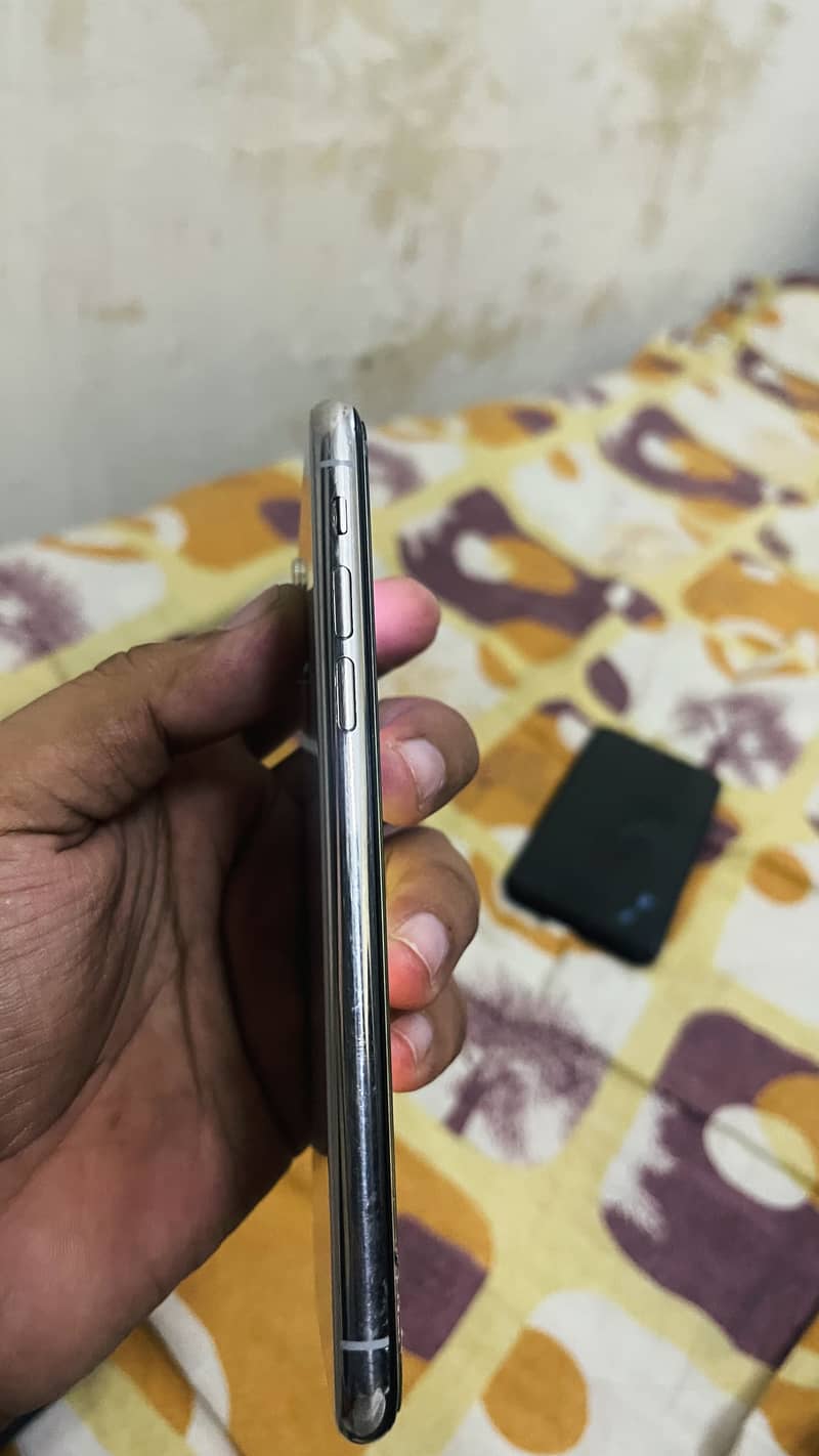Apple iPhone X 6