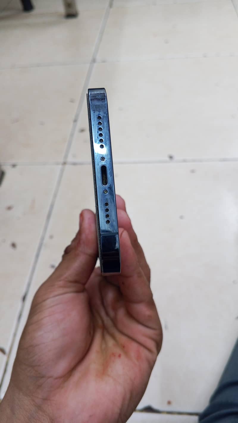 Apple iPhone 12 Pro Max 3