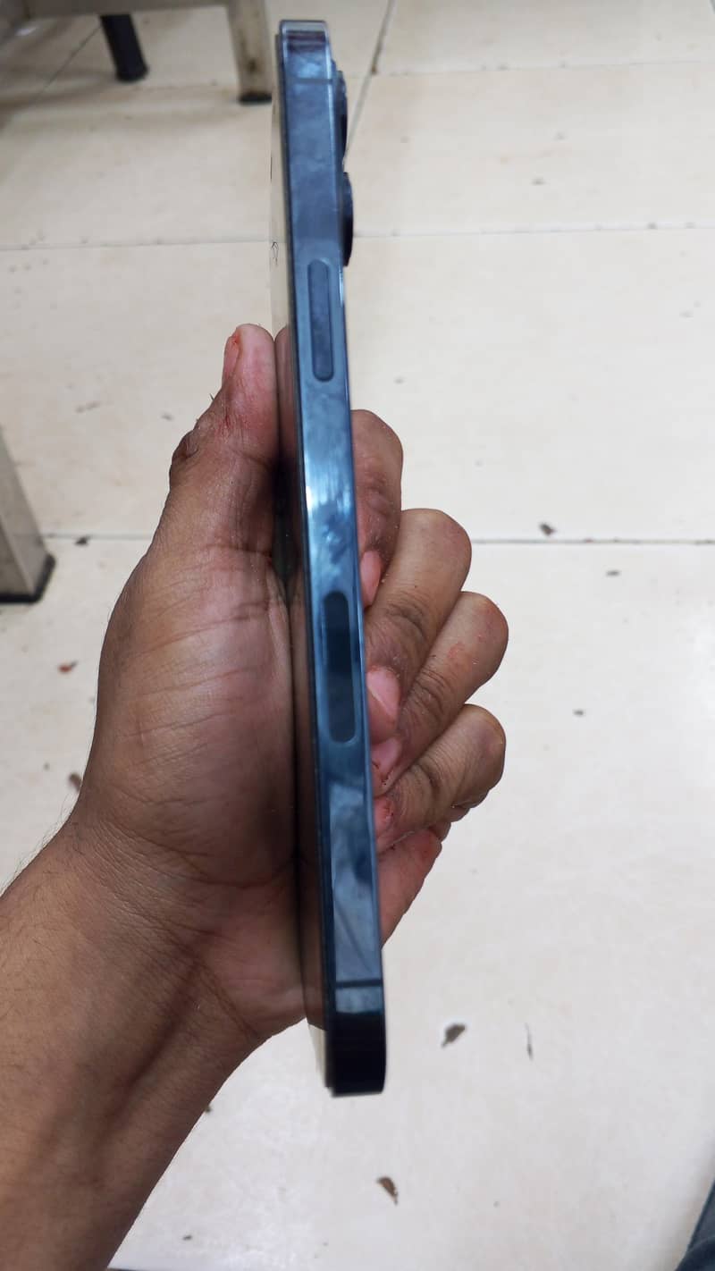 Apple iPhone 12 Pro Max 4