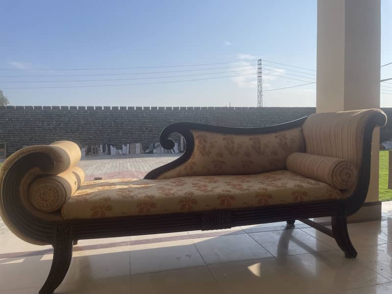 Dewan couch 2