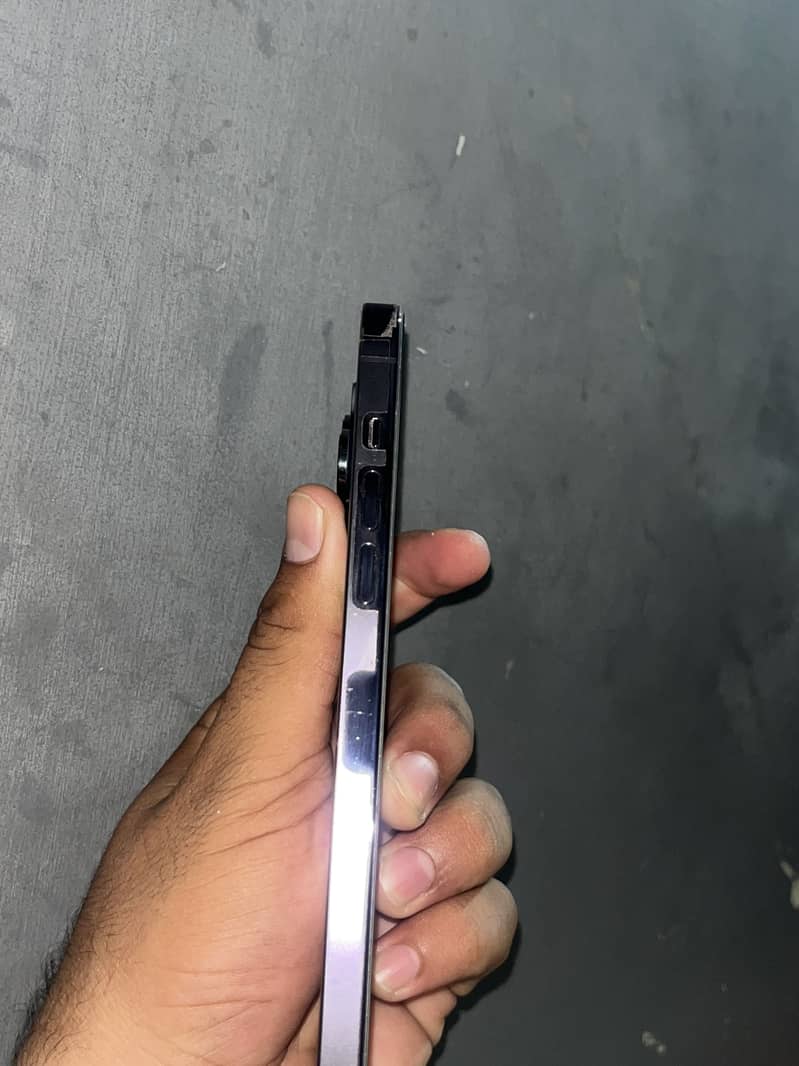 Apple iPhone 14 Pro Max 1