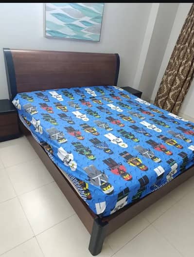 Habitt King Bed Set with 2 Side Tables & Dresser